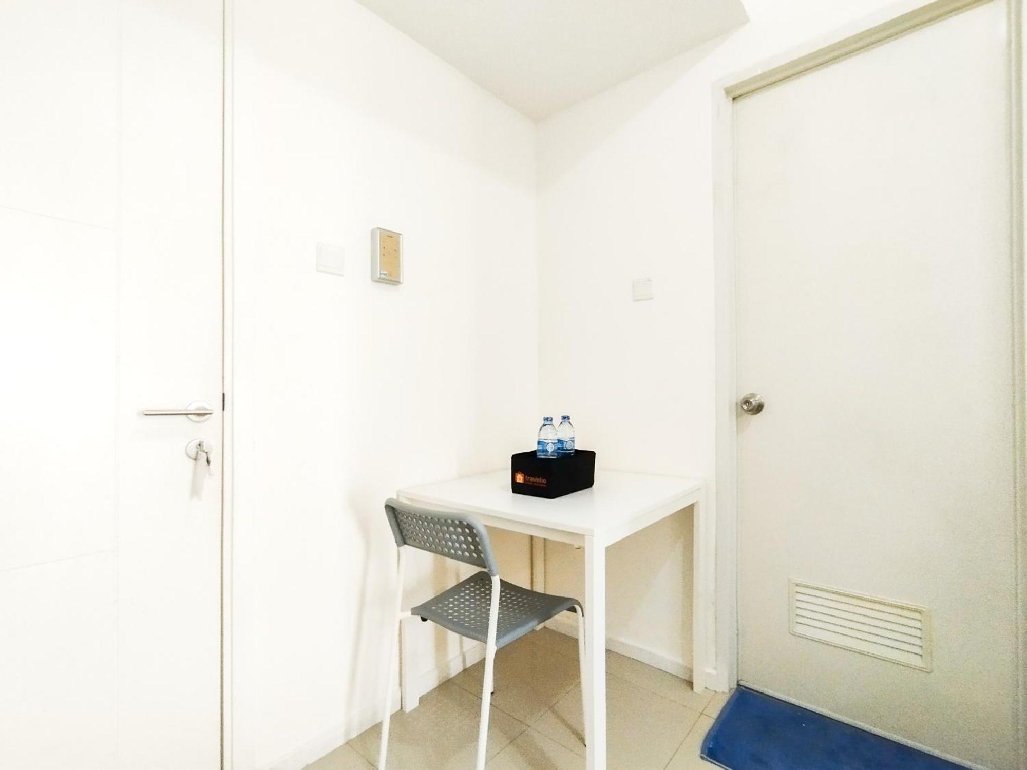 Simply Design 1br At Parahyangan By Travelio Apartemen *