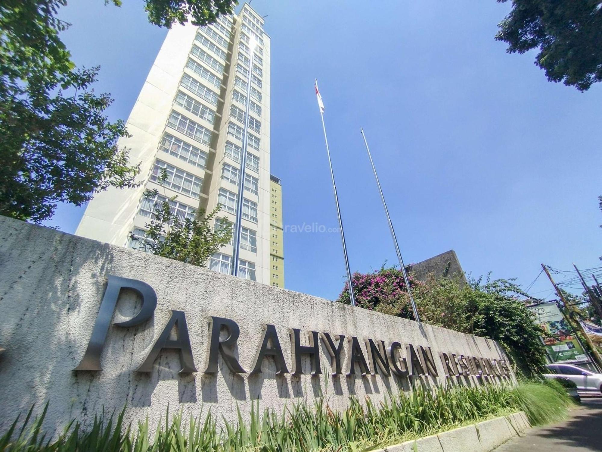 Simply Design 1br At Parahyangan By Travelio Bandung