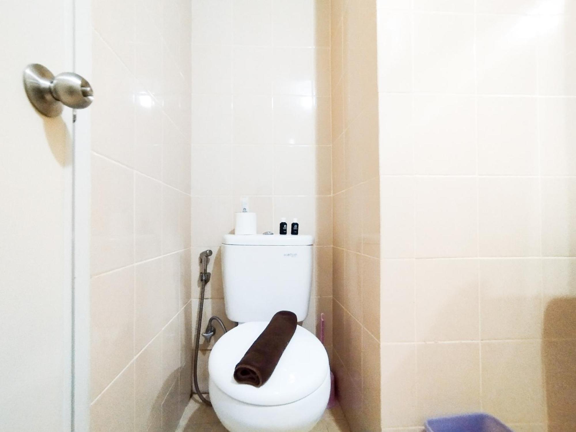 Simply Design 1br At Parahyangan By Travelio Apartemen *