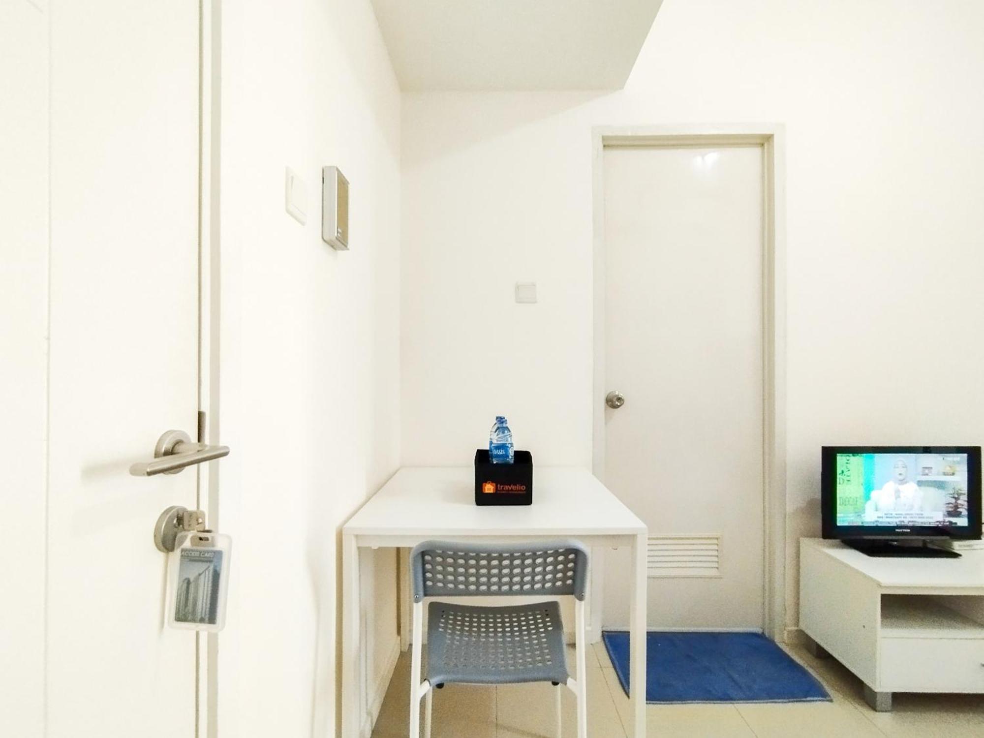 Simply Design 1br At Parahyangan By Travelio * Bandung