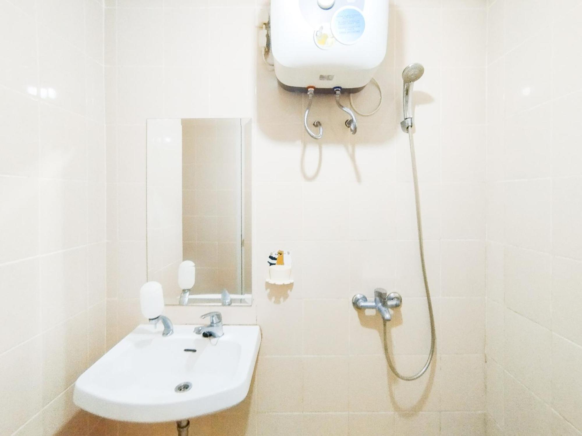 Apartemen Simply Design 1br At Parahyangan By Travelio *