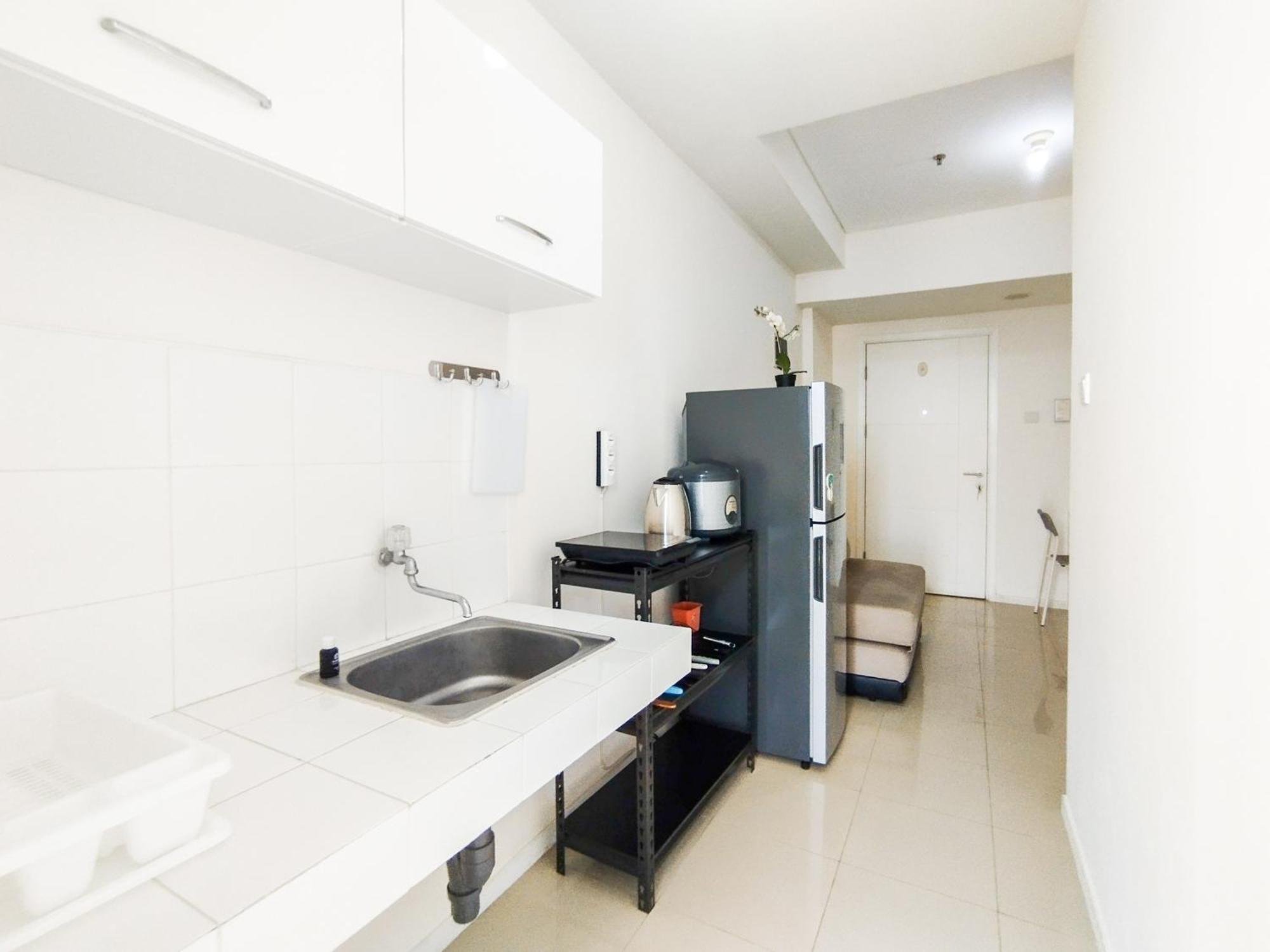 Simply Design 1br At Parahyangan By Travelio Bandung