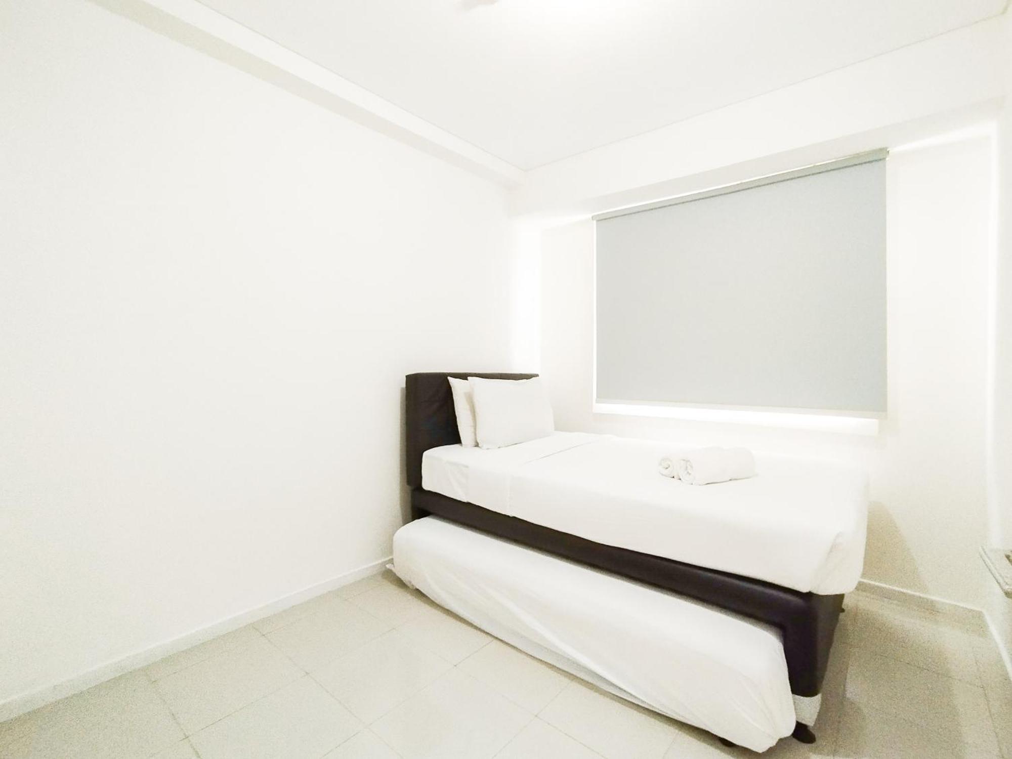 Apartemen Simply Design 1br At Parahyangan By Travelio *